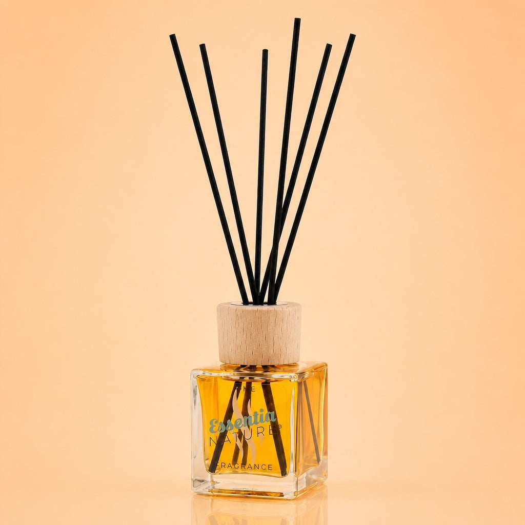 GLAMOUR diffuser Orange and Cinnamon on a pastel background